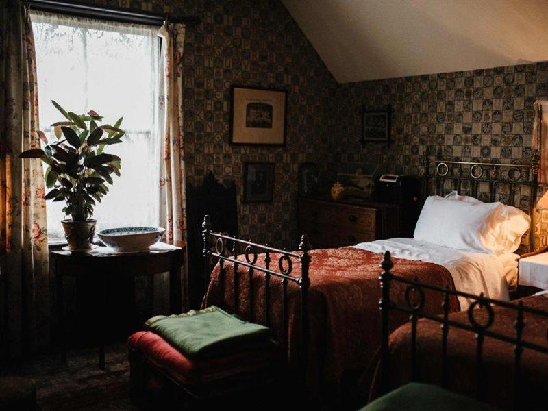 St Benedict - Victorian Bed And Breakfast Гастингс Экстерьер фото