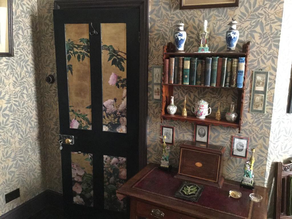 St Benedict - Victorian Bed And Breakfast Гастингс Номер фото