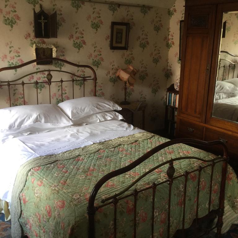 St Benedict - Victorian Bed And Breakfast Гастингс Номер фото