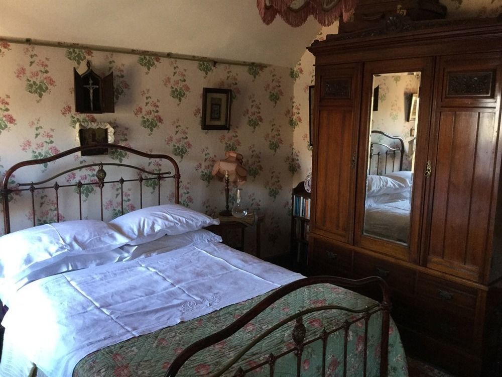 St Benedict - Victorian Bed And Breakfast Гастингс Экстерьер фото